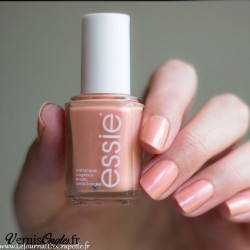 Essie Pinkies Out (nude) *Indisponible*