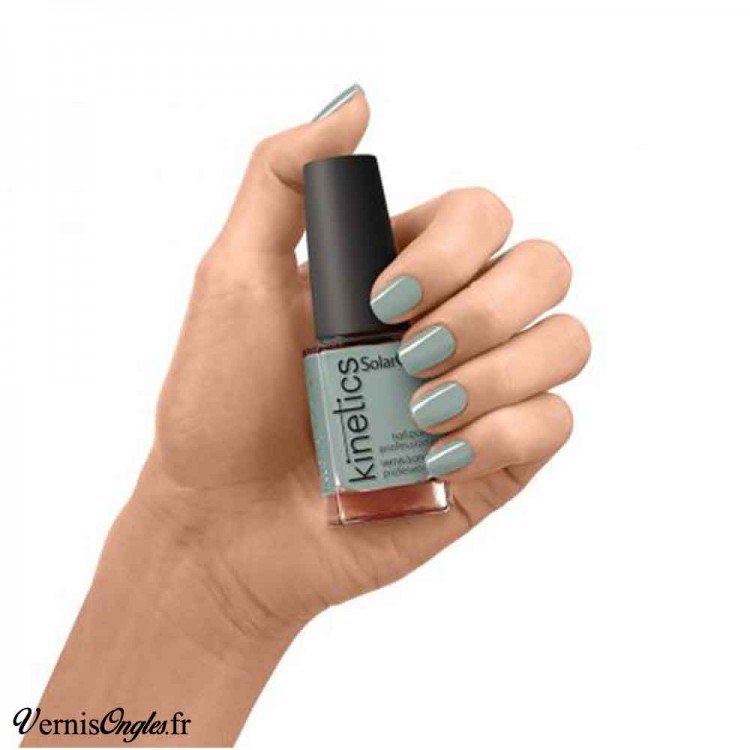 Vernis à ongles Kinetics Fade jade 543 Collection Soul Treat 2022.